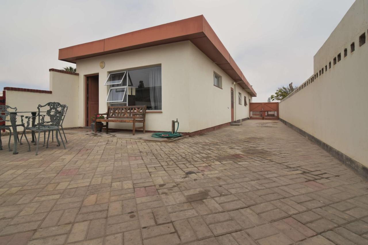 Cottage On Diamond Street ซวาคอปมุนด์ ภายนอก รูปภาพ